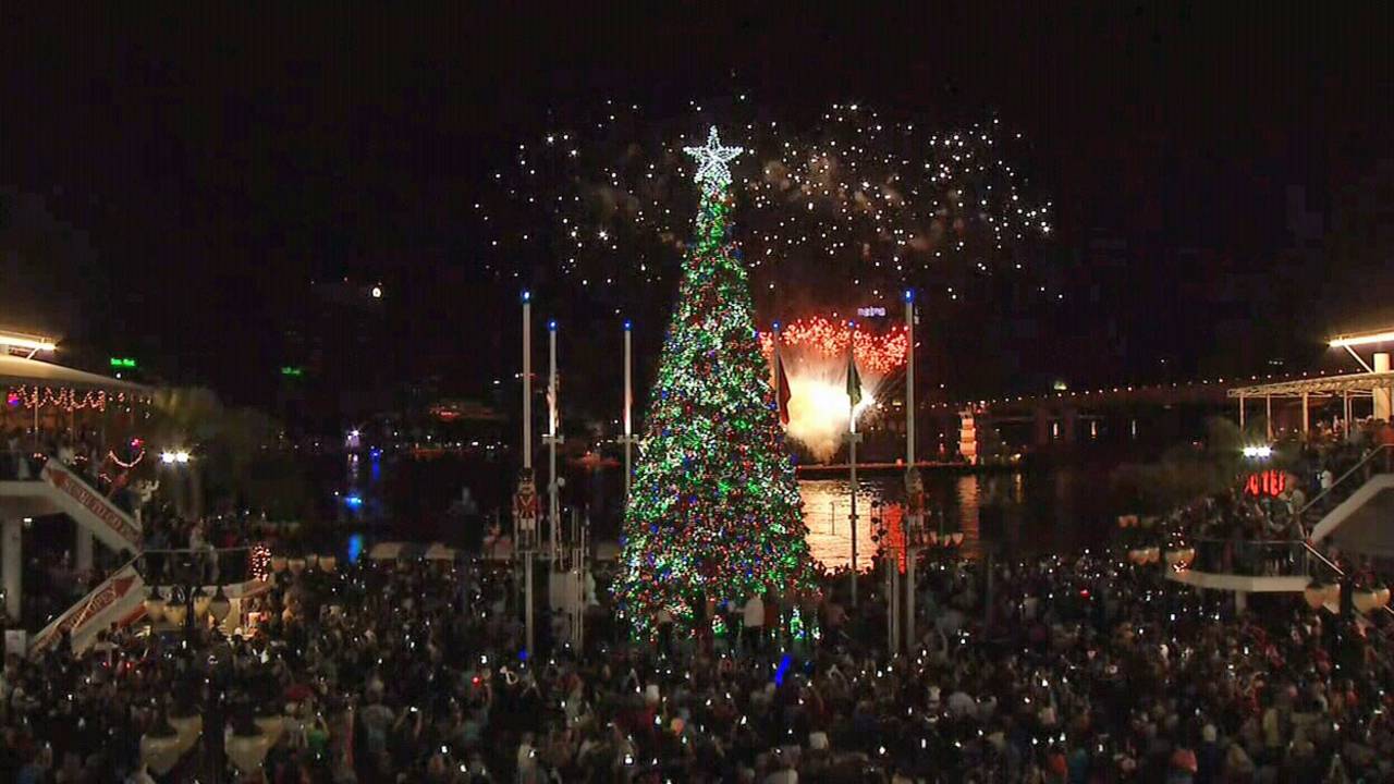 Jacksonville Landing lights Christmas tree