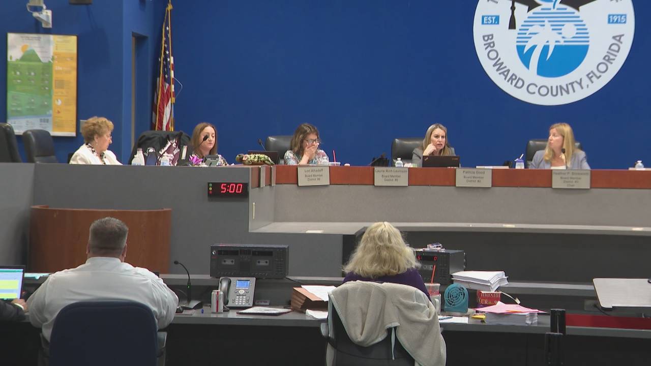 Broward Teachers To Receive 2 16 Raise Under New Contract
