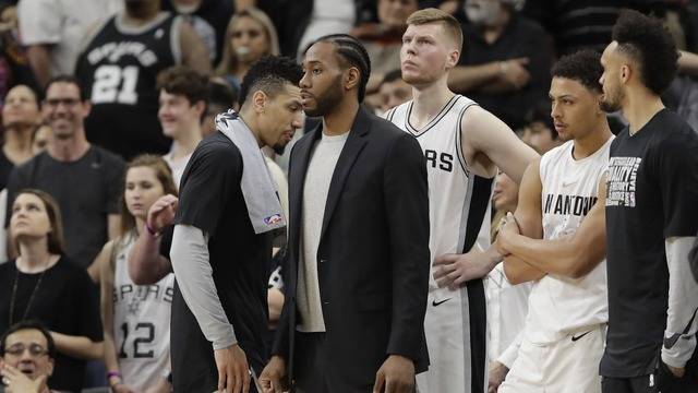 唯一力挺Kawhi的隊友也無奈了:我在這里待了這麼久從來沒有遇見過這種情況!-黑特籃球-NBA新聞影音圖片分享社區